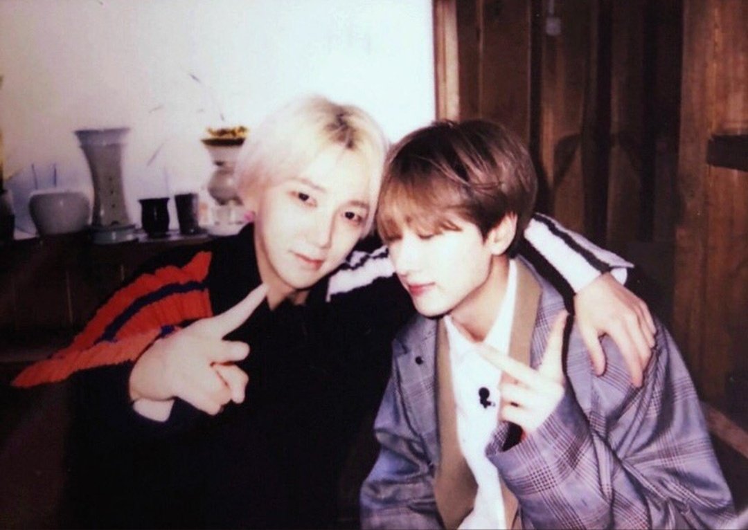 CloudintheM's tweet photo. It's still the 13th of March here in Finland, so HAPPY #YEHYUKDAY, everyone! 💕
Here's a small selection of pics to remind you how frigging cute and precious these two are together 🥹

(scroll down) https://t.co/polpoJpYXO