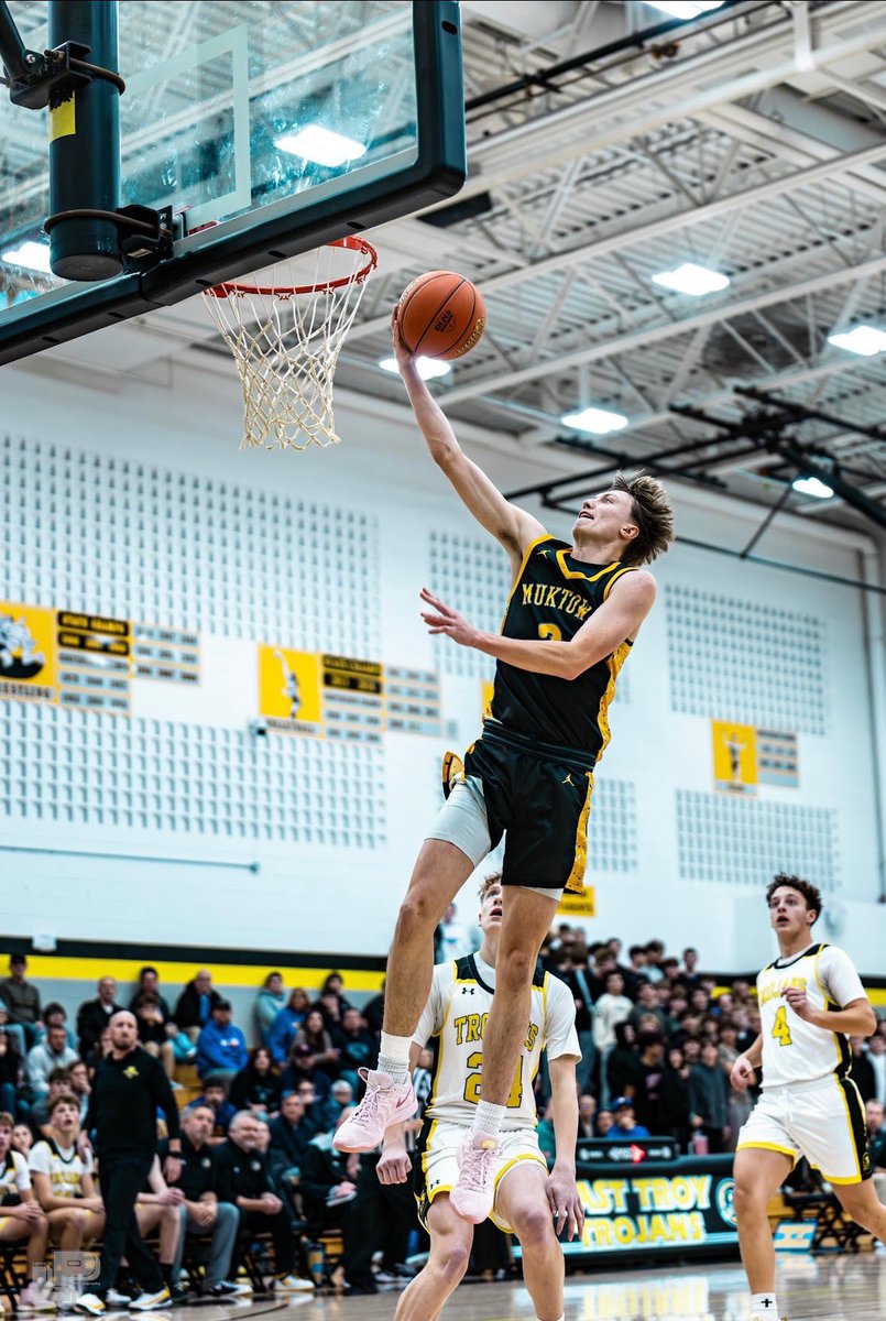 MukwonagoBasketball tweet media