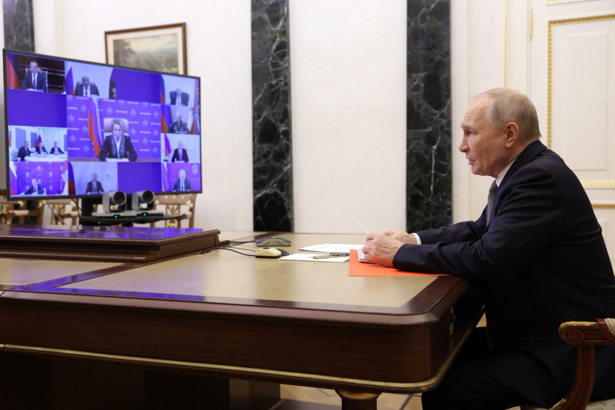 🇷🇺The President held a briefing session with permanent members of the Security Council via videoconference

Additional measures for protecting critical infrastructure were on the agenda.