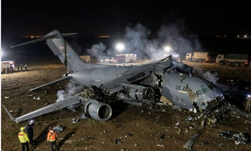 parthamtech's tweet image. A US Air Force KC-135 refueling aircraft crashed in western Iraq, killing all 6 crew members. The US military (CENTCOM) states it was not due to hostile fire, with a second plane damaged but safely landed. This adds to US casualties in the ongoing conflict.
#USIranWar #US