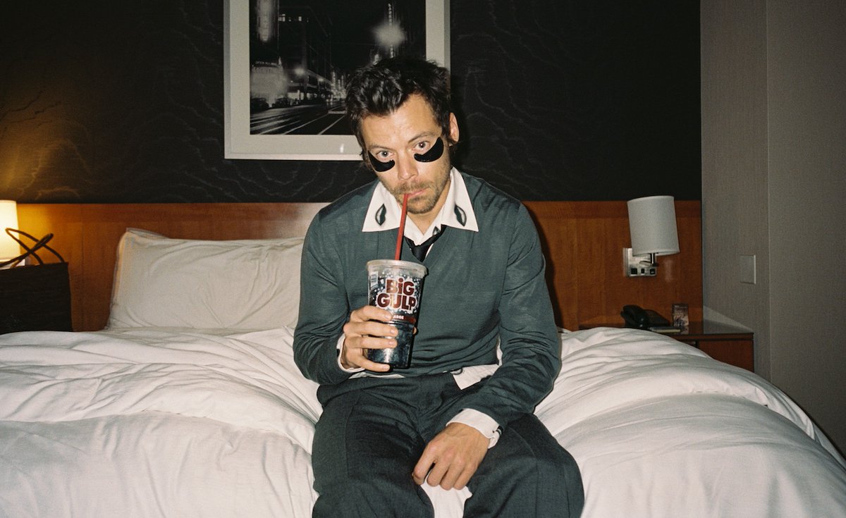 Charts analysis: <a href="/Harry_Styles/">Harry Styles.</a> outsells rest of Top 30 combined with Kiss All The Time: Disco, Occasionally musicweek.com/analysis/read/…