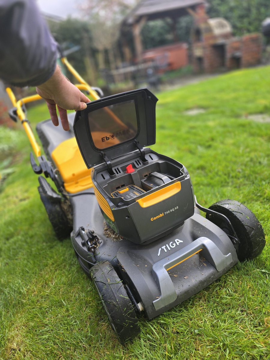 GiantVeg's tweet image. First Battery mow