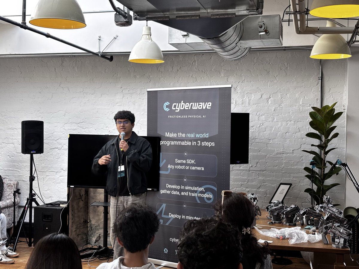 Aditya Bhat tweet media