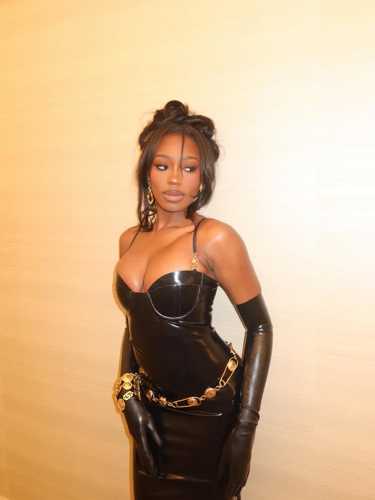 𝗔𝘆𝗻𝗶 tweet media