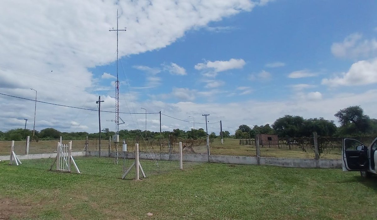 MonitoreoHidArg's tweet photo. #RMET
Red Nacional de Estaciones Meteorológicas y Estaciones Nivológicas
Instalamos una nueva estación meteorológicas 🌡🌤 en LA EDUVIGIS, provincia de #CHACO, trabajo coordinado de la #SSRH y la Adm. Provincial del Agua
Seguimos fortaleciendo el monitoreo hidrometeorológico 🇦🇷 https://t.co/TgLdqDVvUc