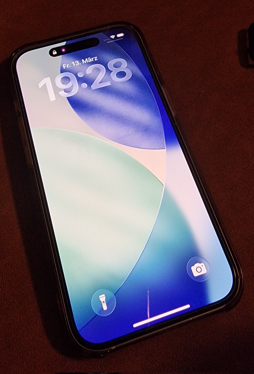 паяльник в кроссовках tweet media