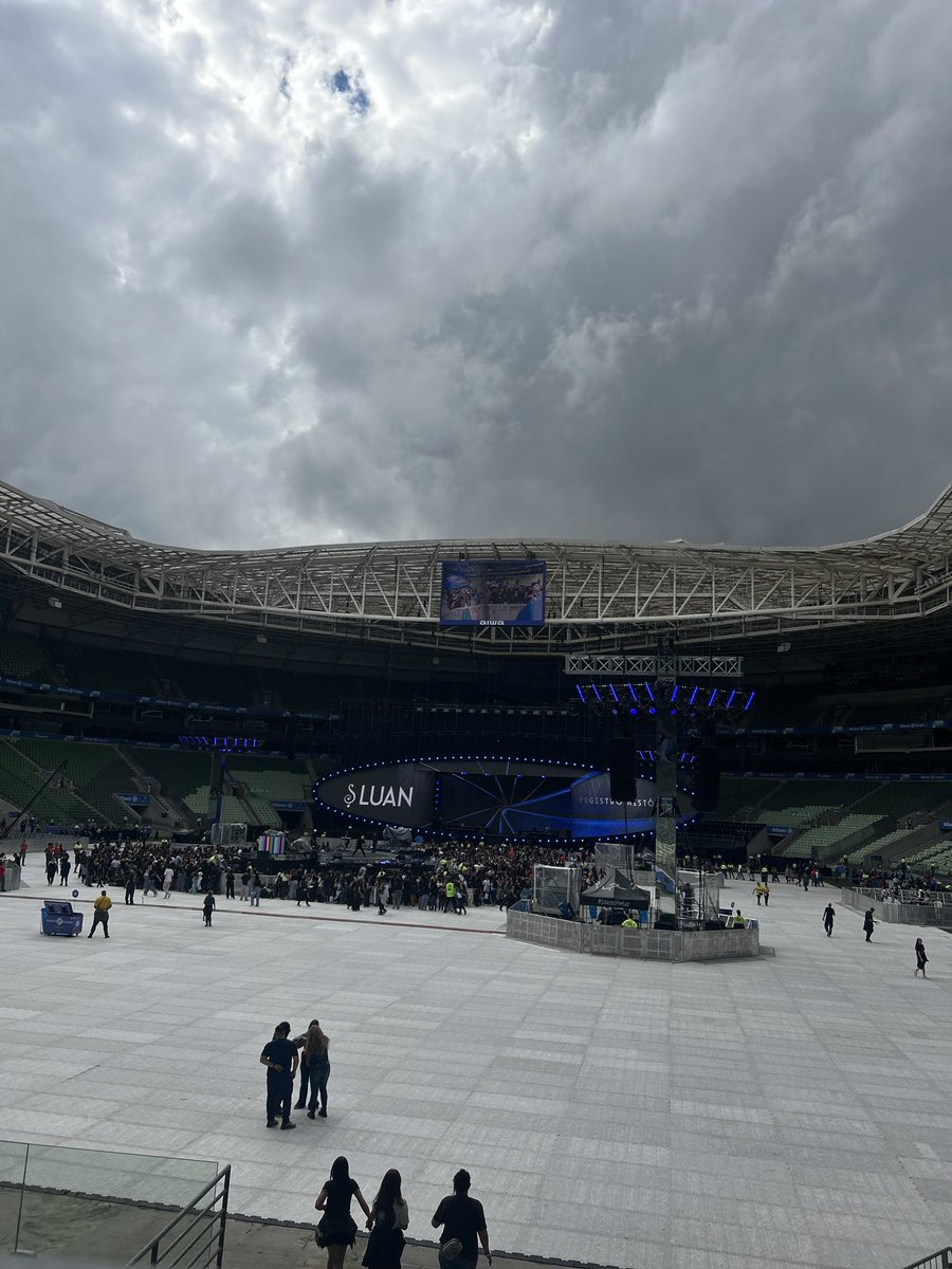 SinaisMeGuiamLR's tweet photo. Esperando o mais lindo https://t.co/VL0V7XA0bL
