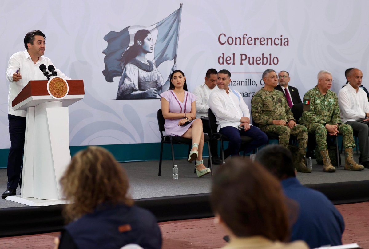 Efrainmoralesl's tweet photo. Hoy en Manzanillo, presentamos las obras de agua que el @GobiernoMX realiza en Colima con el objetivo de duplicar el suministro de agua potable para los habitantes de la capital y, con la presa derivadora Armería, apoyar a los agricultores y fortalecer la producción de alimentos. https://t.co/9gvbgaE7RC