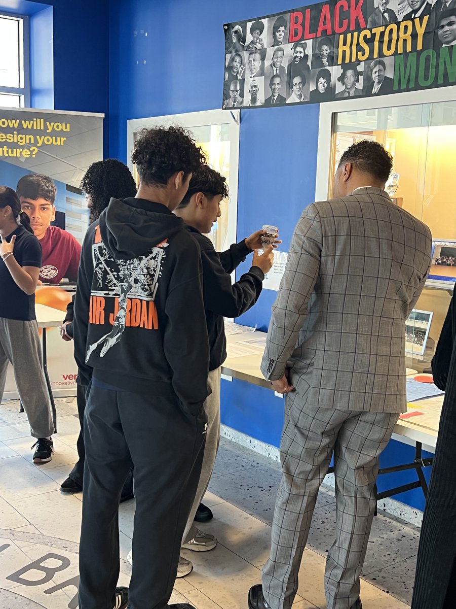 Blanquita B. Valenti Community School tweet media