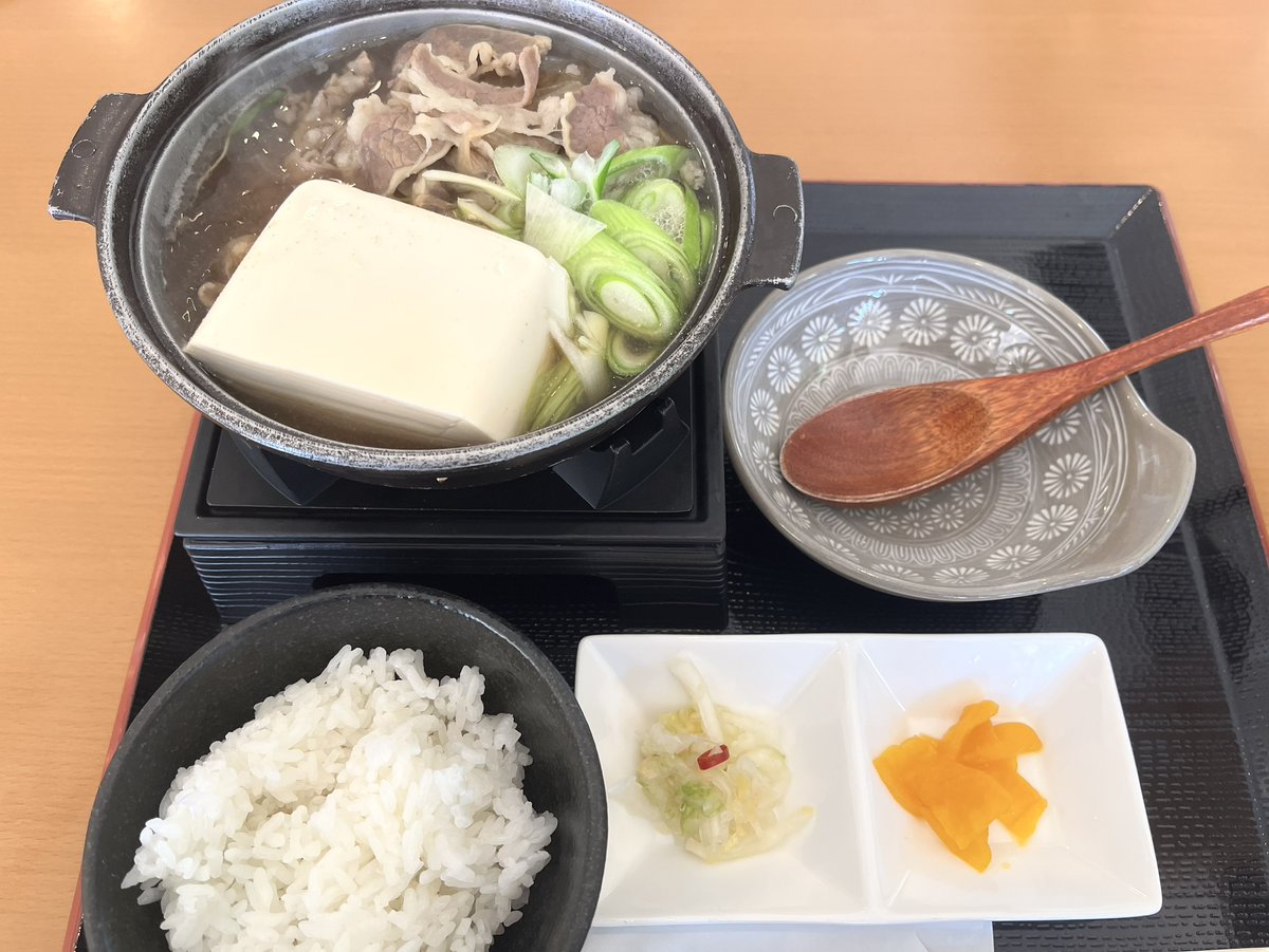 BATONGOLF's tweet photo. ゴルフを愛する全ての人へ⛳️
手塚あいりです♪

ゴルファーにとって本当にワクワクするシーズンになってきましたね🌸

手塚としては花より団子。
ゴルフ場グルメの写真ばかりでございます😂

昨日新たな動画公開されました！ぜひご覧ください！

#BATONGOLF #GREENSAVER

https://t.co/Sq5z9O5osM https://t.co/YO3oeWJMJZ