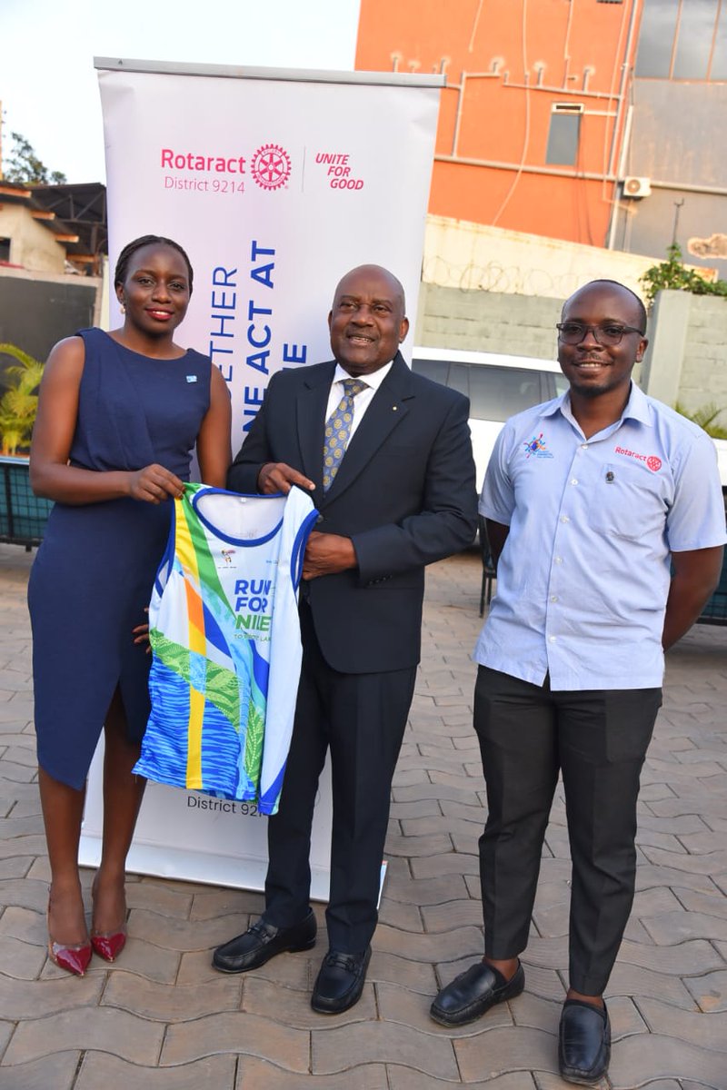 Rotaract District 9214 tweet media