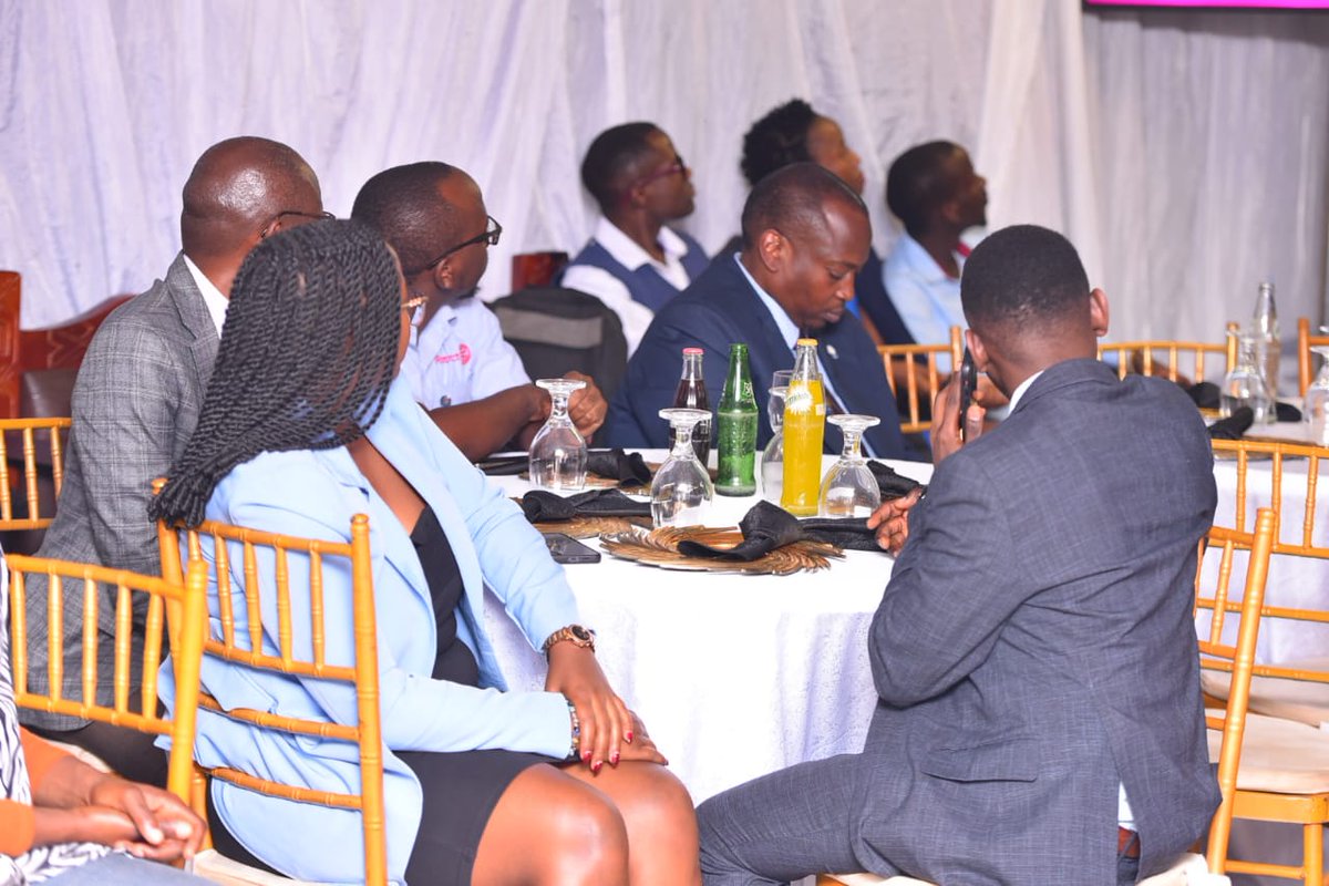 Rotaract District 9214 tweet media