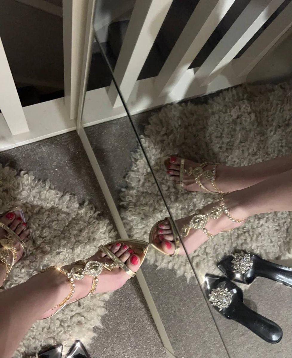 Agnes84433's tweet photo. Cinderella’s glass slippers have nothing on these beauties. 😍✨ https://t.co/8ye37N1K2o