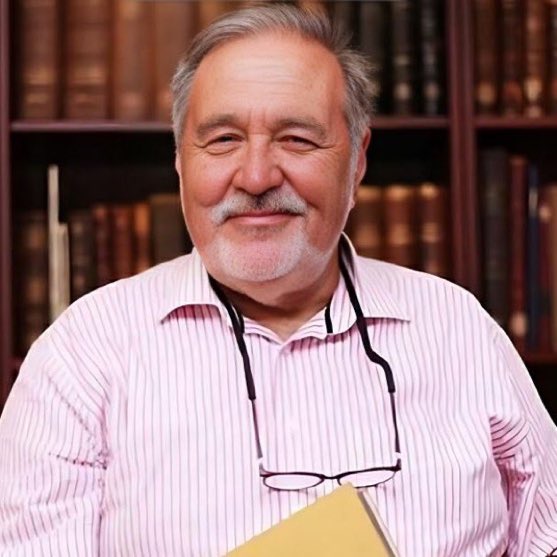 Cenazesi devlet töreniyle kaldırılmalı diyorsan paylaş.