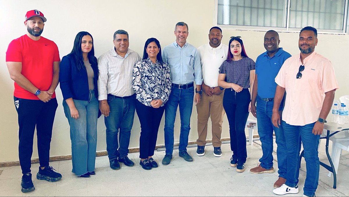 Junto a @ysmailin_collado y  @jaryzqui sostuvimos un provechoso encuentro con nuestros regidores del Ayuntamiento de Santiago, en el que reafirmamos el compromiso de seguir articulando el trabajo institucional con la dirección política y territorial de <a href="/FPcomunica/">@Fuerza del Pueblo (FP)</a>