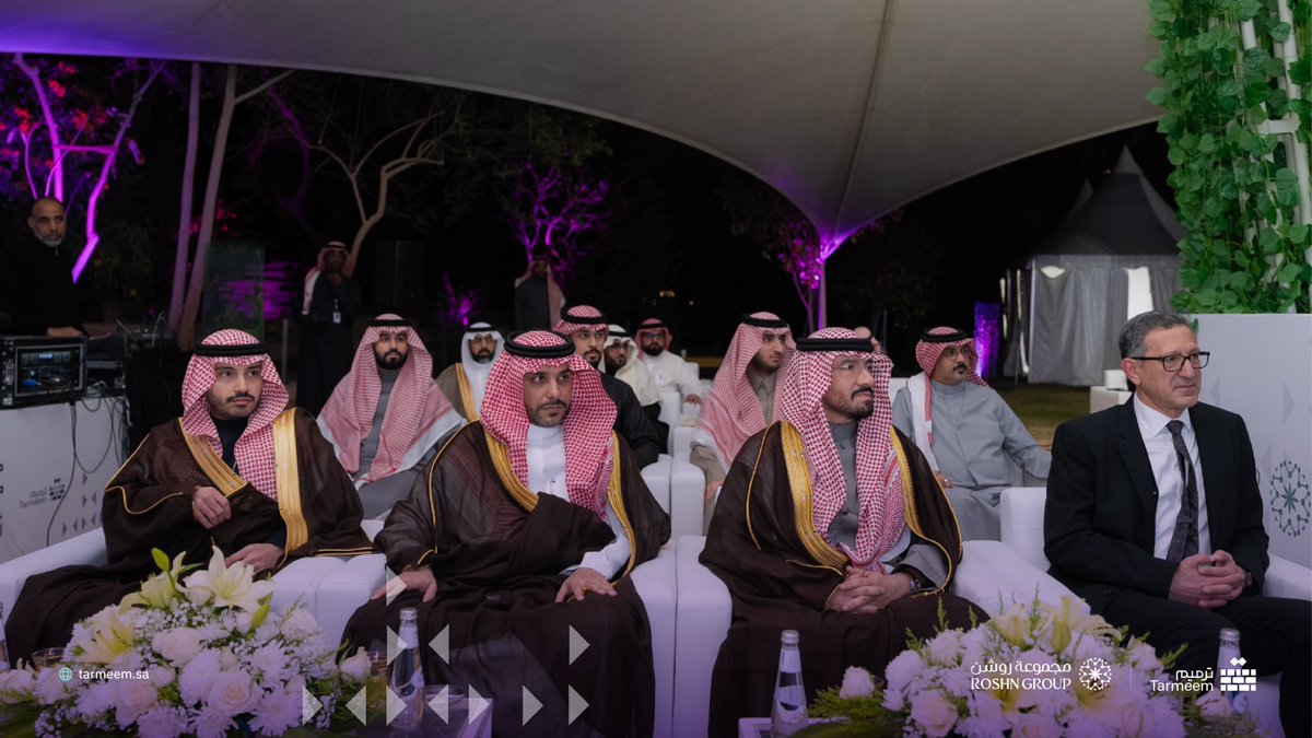 tarmeemCharity's tweet photo. من رؤيةٍ تؤمن بالمسؤولية، ومن عطاءٍ يمتد أثره…

 تُدشّن #مجموعة_روشن بالشراكة مع جمعية ترميم أكبر مبادرة لترميم المنازل في المملكة برعاية معالي وزير#البلديات_والإسكان الأستاذ ماجد بن عبدالله الحقيل، لمبادرة ترميم 100 منزل في 13 منطقة حول المملكة، للعام الثالث على التوالي، ضمن مبادرات المجموعة للمسؤولية الاجتماعية، تعزيزًا لجودة الحياة ودعمًا للتنمية المجتمعية.