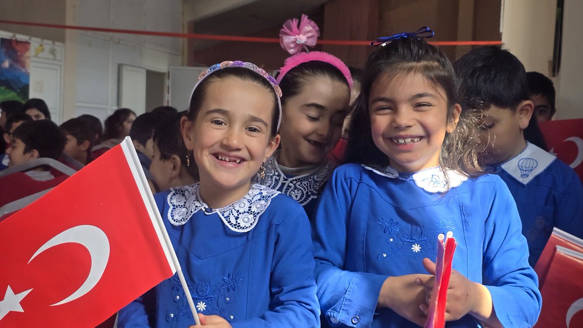 Balolukoo04's tweet photo. 12 Mart İstiklal Marşı’nın Kabulü programımızı gerçekleştirdik 🇹🇷
Günün anlamını yansıtan şiirleri ve hazırladıkları gösterileriyle bizlere duygulu anlar yaşatan tüm öğrencilerimize ve onlara rehberlik eden öğretmenlerimize emekleri için teşekkür ederiz
#12Mart #İstiklalMarşı https://t.co/Fp3tG4nzJv