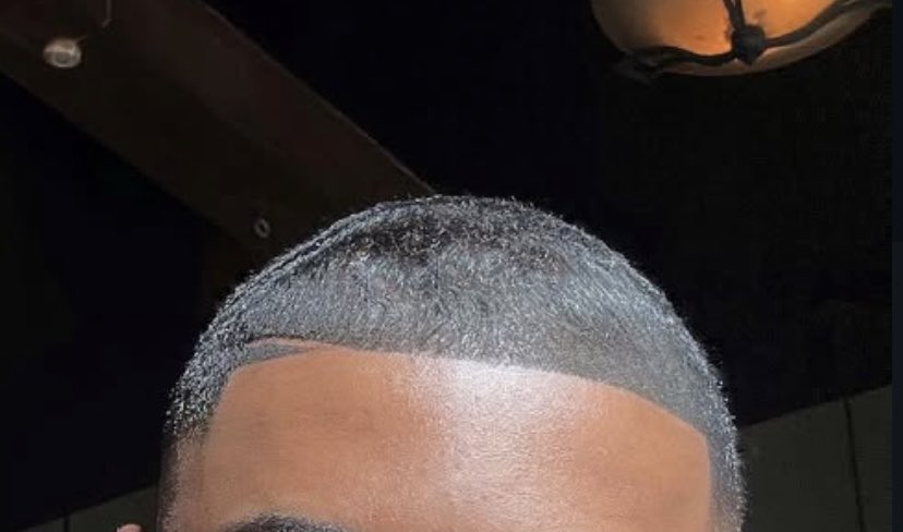datboejul's tweet photo. Look down real quick… lmfaooo look at the plaster on top of your dome!! Fifty Shades of Black #NoHairFollicle https://t.co/ZRKCot4Jci
