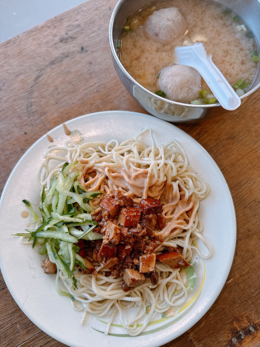 𝓓𝓪𝓻𝓴𝓚𝓷𝓲𝓰𝓱𝓽 & 𝓦𝓱𝓲𝓽𝓮 tweet media