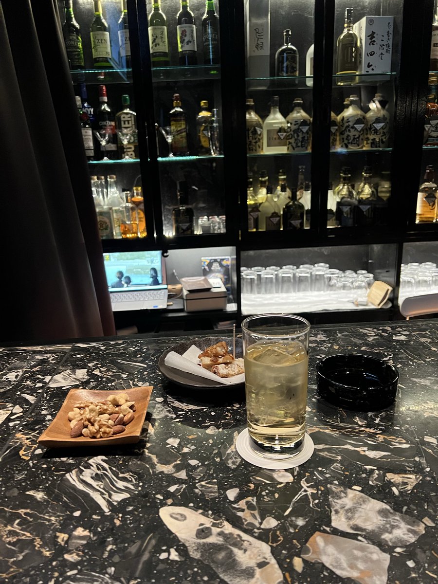 Tak_33's tweet photo. 会社の飲み会終わりに一杯 https://t.co/TUUustlbHf