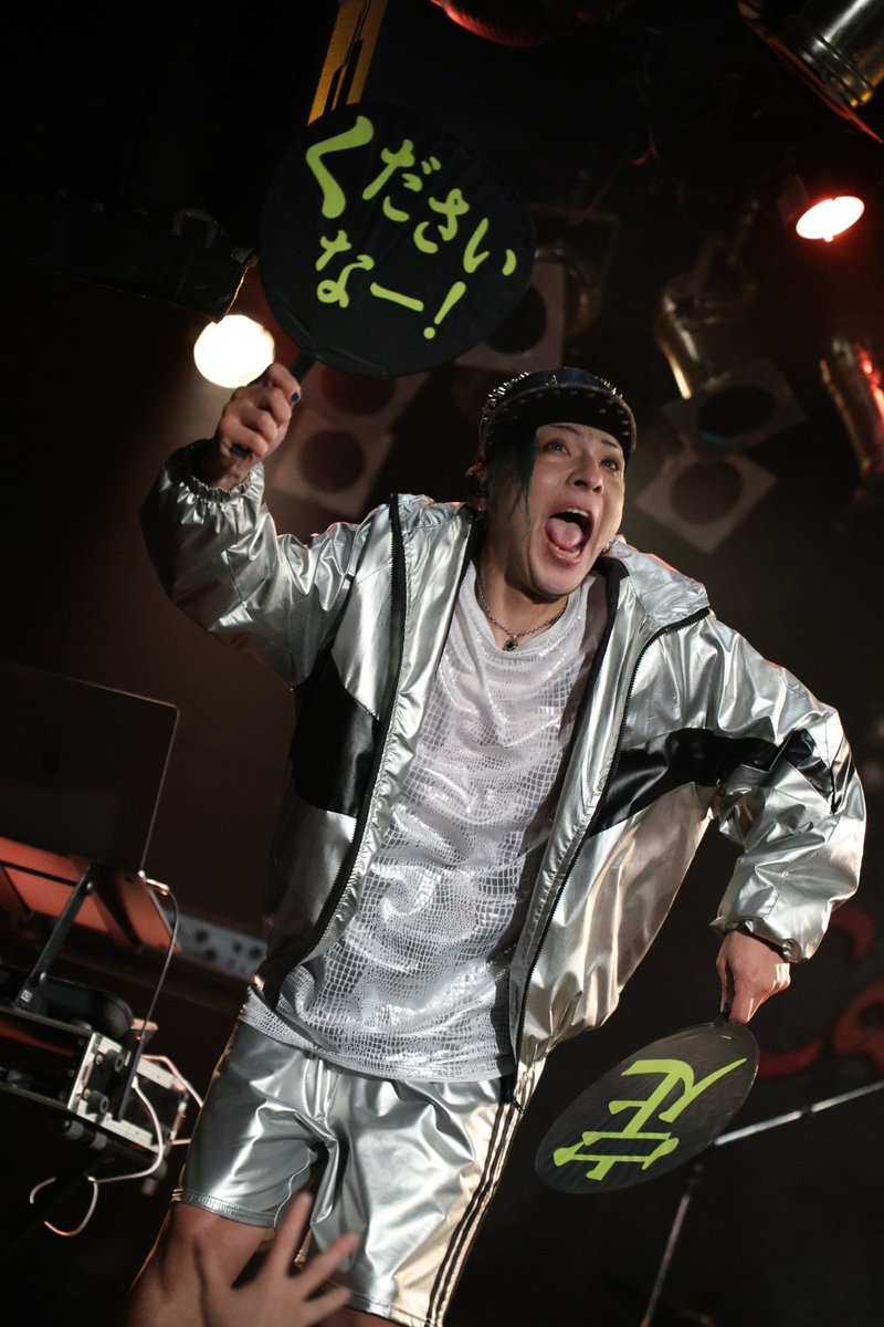 cctakac's tweet photo. Cave-Be離脱
🚴寒い、風強い🍃
ライブは出演者全員良かった😆✨
THE PARKOMAN & CAVE-BE pre.
"帰ってきた広島アンバサダー vol.2"
20260313
#THEPARKOMAN #パルコマン #CaveBe #ライブ撮影 https://t.co/UHnQbPS4cV