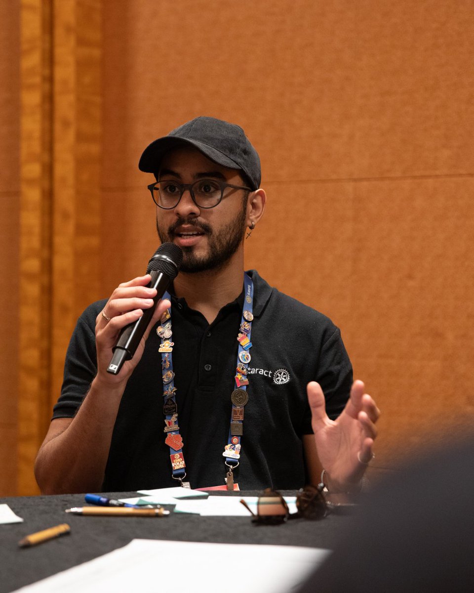 Rotary International tweet media