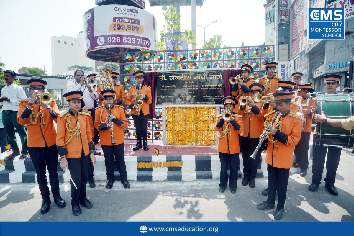 CmsJaiJagat's tweet image. In a moment of deep significance, the Hon’ble Defence Minister digitally unveiled the renaming of #StationRoad as #DrJagdishGandhiMarg, honouring the founder of CMS, Jagdish Gandhi. A lasting tribute to a visionary educator whose journey began on this very road in 1959.
