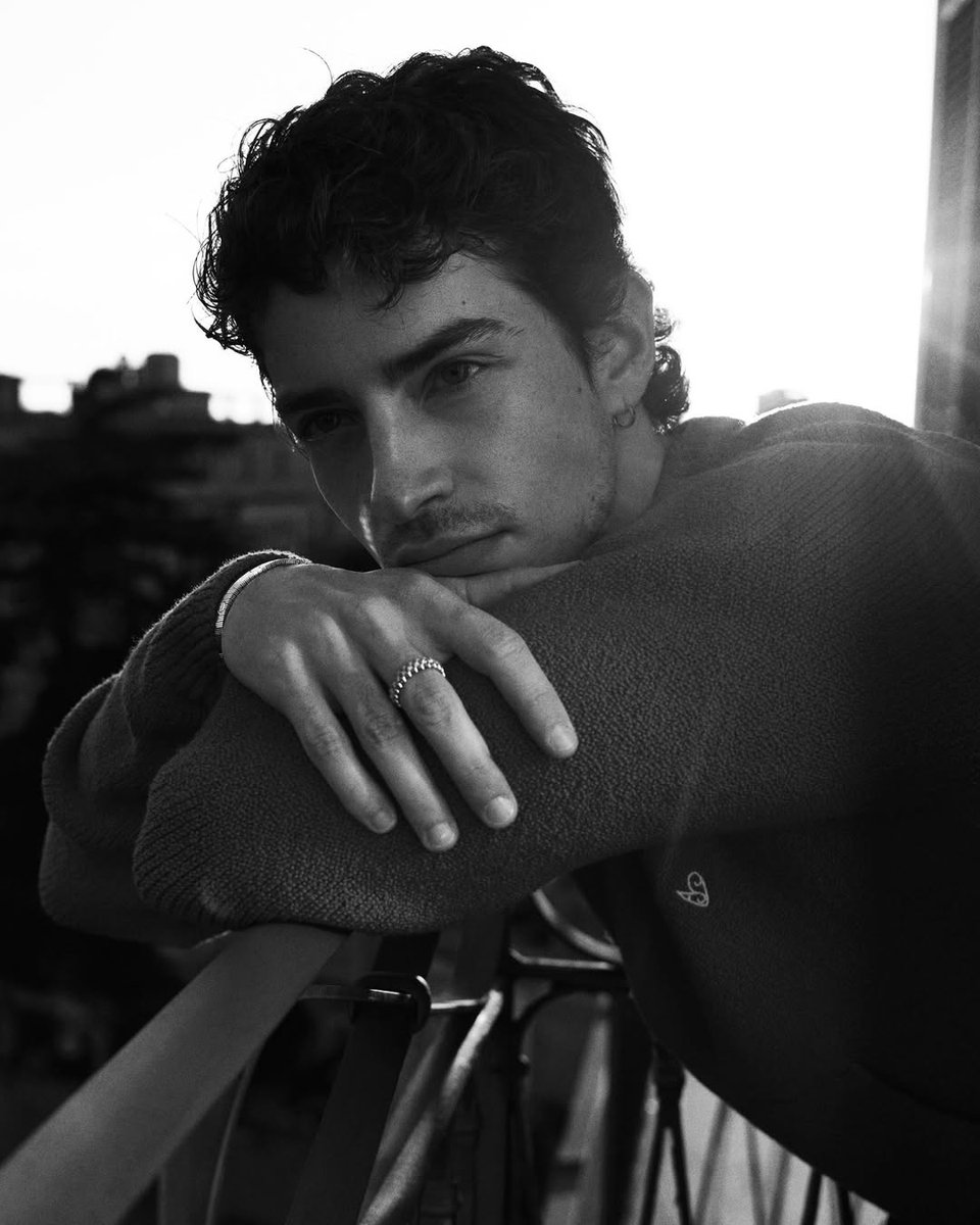 Manu Rios Archive tweet media