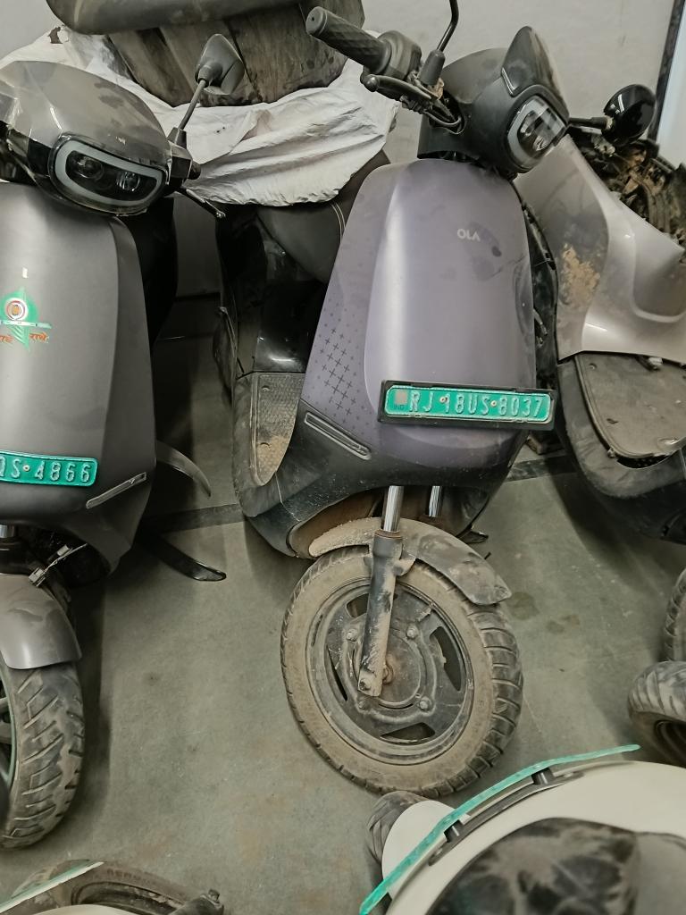 Gangasingh61's tweet photo. @OlaElectric @ananyashaswat "Still no response"
@bhash @OlaElectric  #OlaElectric #ServiceIssue #ConsumerGrievance #Rajasthan
#RajasthanNews https://t.co/LUmwsPXr1O