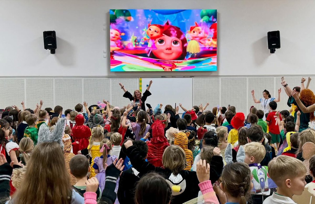 International School of Monaco tweet media