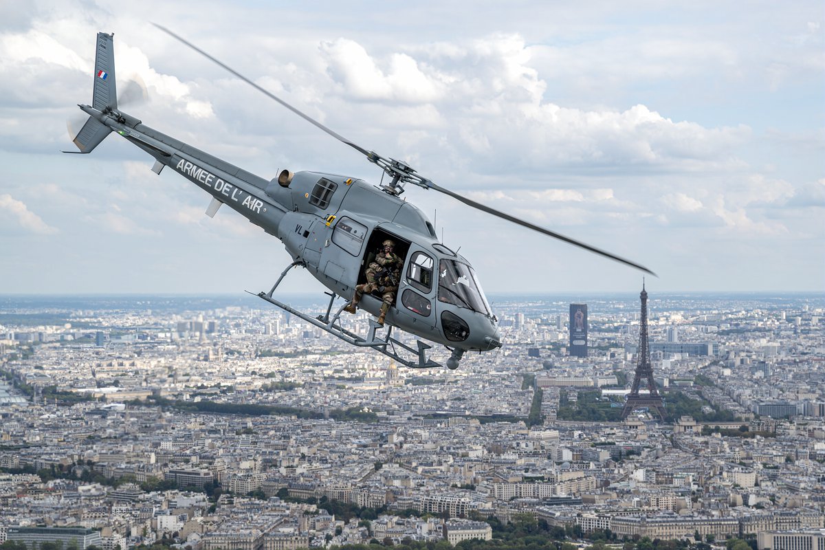 Armee_de_lair's tweet photo. Le #Fennec, en 1ère ligne pour la protection du ciel. Dans le cadre de la PPS-A, les équipages veillent sur le ciel 🇫🇷 24/7. Permanence opérationnelle, police du ciel, #LAD, #EVASAN, #SAR et protection des espaces aériens : ils sont les garants de notre sécurité. https://t.co/1OB5fx5SDs