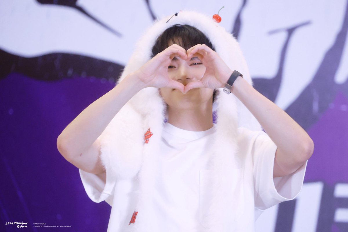 𝐒𝐭𝐫𝐚𝐰𝐛𝐞𝐫𝐫𝐲𝐂𝐡𝐞𝐞𝐬𝐞. tweet media