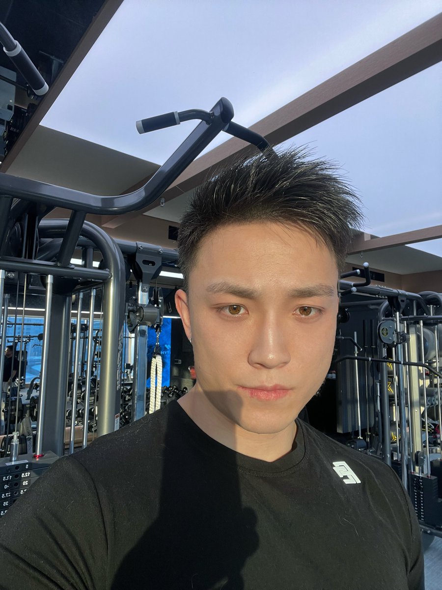 不要问我从哪里来 tweet media