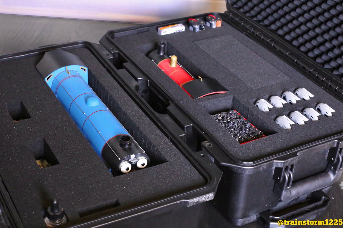 <a href="/jamostrainos/">rosie 🏳️‍⚧️</a> Pluck foam cases are everything