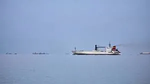 واشنطن تدرس تعزيز التواجد العسكري لحماية شحنات النفط في مضيق هرمز 