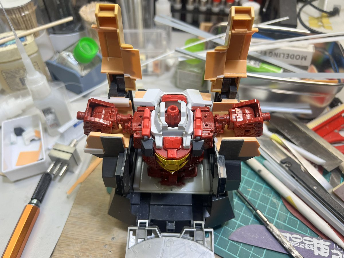 CLS_852's tweet photo. 超機甲神ガンジェネシスアップデート：

PGフレームの追加に伴い、多くのディテールを再構築する必要があります。

 #ガンプラ
 #ガンプラは自由だ
 #ガンプラ好きと繋がりたい
 #SDガンダムの日 https://t.co/9is4i9QNy9