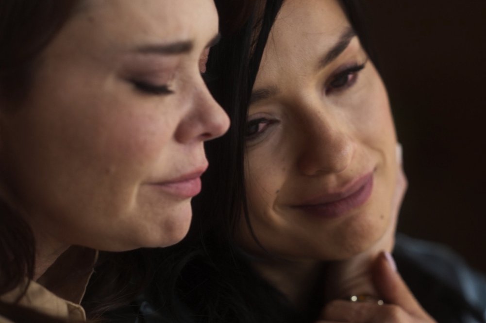 PasdeGavilanes's tweet photo. #PasiónDeGavilanes2 #PDG58 Sarita le confiesa a Jimena que nunca dudó del amor de Franco, pero que no le bastan las explicaciones que le dio antes de desaparecer. https://t.co/aXJe1xXxsS