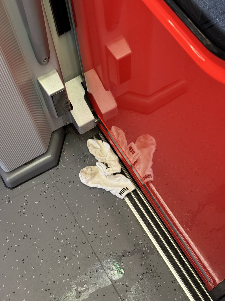 Hecki  tweet media