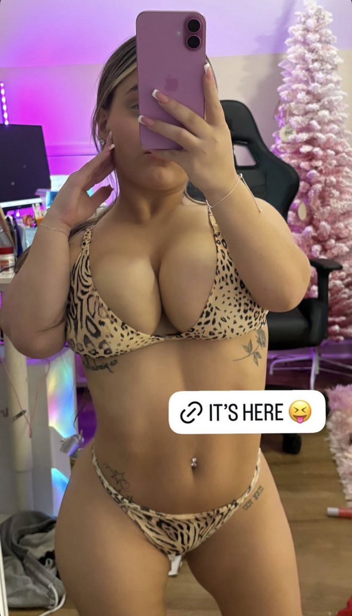 Sexy Megan💐 tweet media