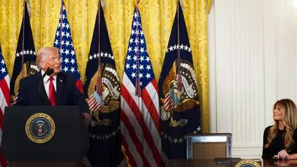 FaniSimonu34434's tweet image. #Trump ha appena autorizzato l'#acquisto di PETROLIO RUSSO, per mitigare l'aumento del prezzo. I FANFARONI #UE protestano rabbiosamente, sbattendosene dei problemi dei cittadini #Ue !
APPOGGIO LA MISURA ADOTTATA DA #TRUMP A NOSTRO VANTAGGIO, SENZA SE E SENZA MA !
#PETROLIO #TRUMP