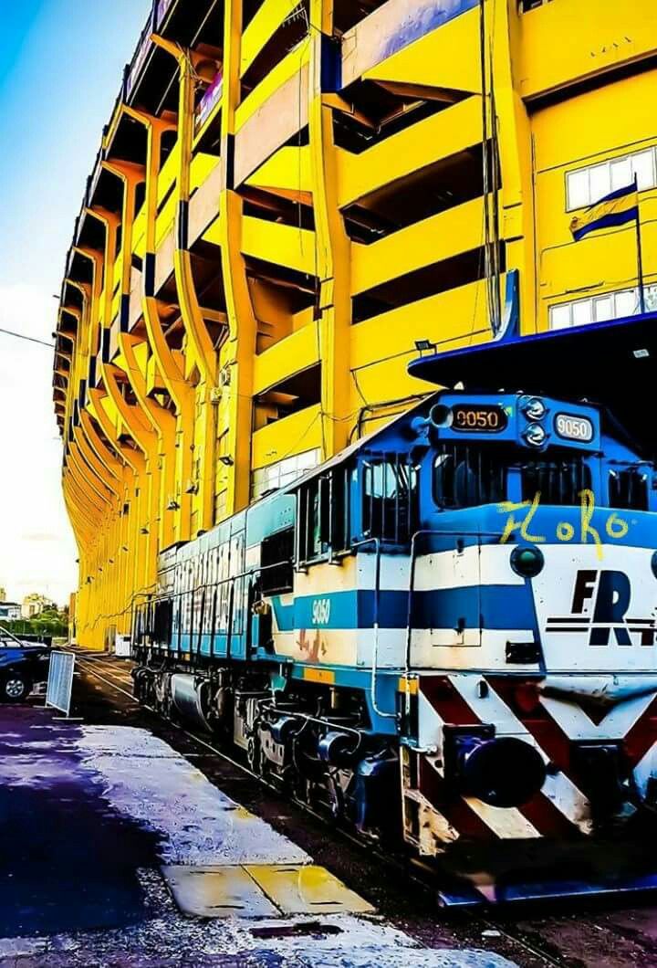 AgusMazzone2005's tweet image. #Ferrosur aprobó la solicitud de #Boca para que el tren de carga pase por abajo de las torres. Ahora se elevó ese pedido a #CNRT para que se expida. Si lo aprueban, se vendrá la ampliación de La Bombonera.