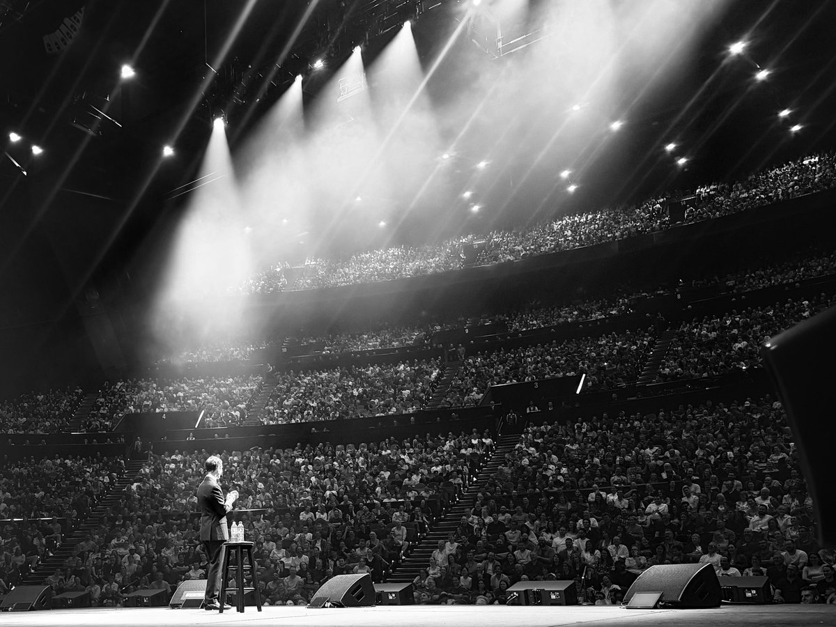 Jimmy Carr tweet media