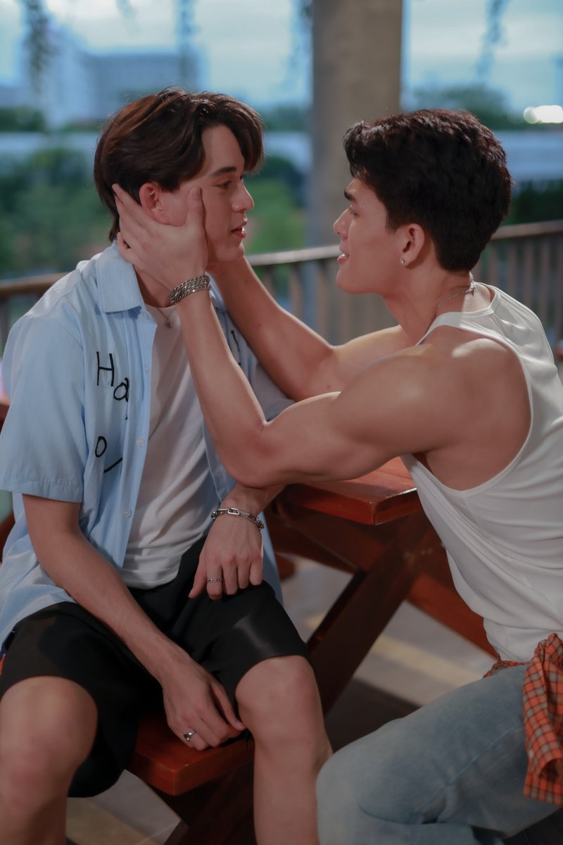 OLF_DreamOn's tweet photo. เข้าใจอาโนลด์ทุกอย่าง🙂‍↕️🙂‍↕️

#OnlyFriendsDreamOnEP3
@Josswayar @gawincaskey https://t.co/uM81eamVLD