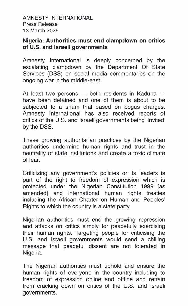 AmnestyNigeria's tweet photo. @OfficialDSSNG: Criticizing any government's policies or its leaders is part of the right to freedom of expression which is protected under the Nigerian Constitution 1999 [as amended] and international human rights treaties including the African Charter on Human and Peoples' Rights to which the country is a state party.