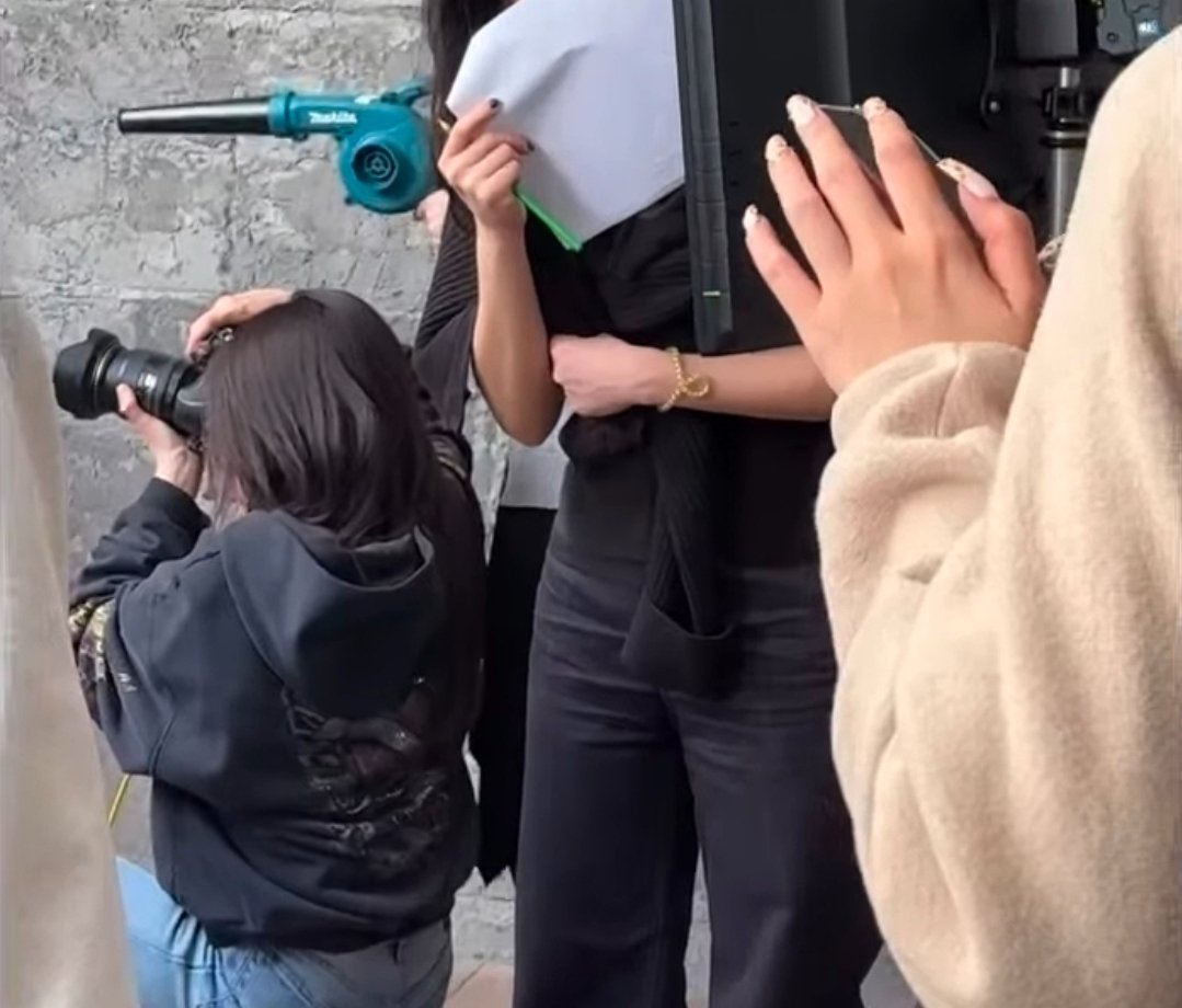 Behind-the-scenes of Hyeyoon's Cosmopolitan photoshoot🩷