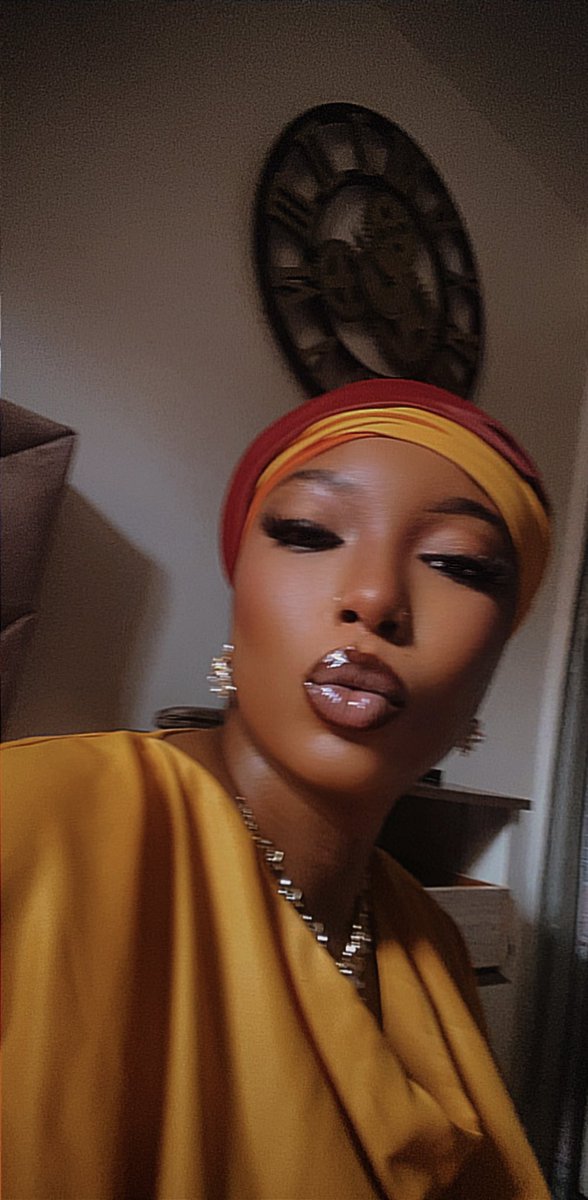 Hadiza00007's tweet photo. Juma’at mubarak 🤍✨ https://t.co/i6TbH9afKb