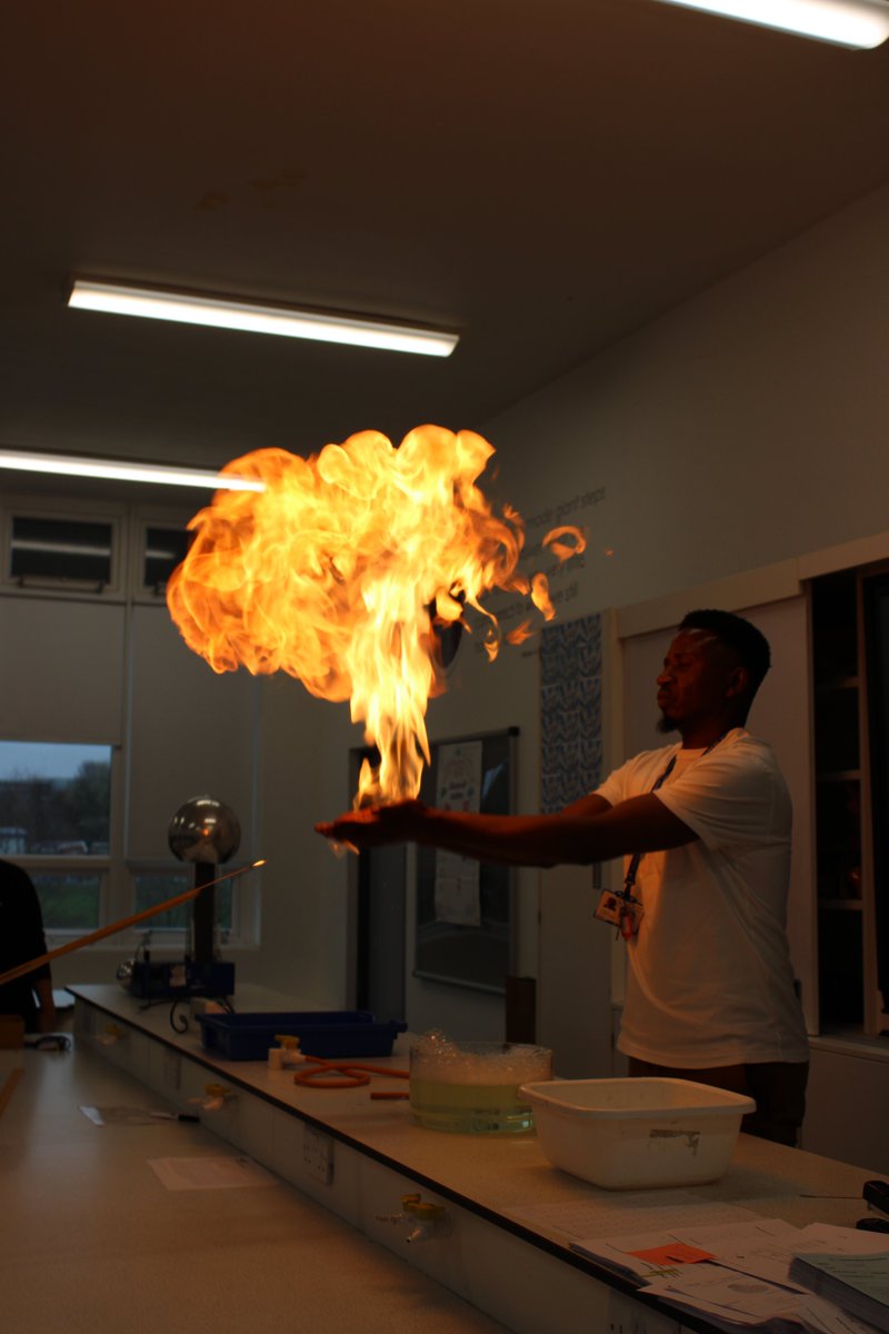 DerbyHighSci's tweet photo. Some more British Science Week fun! So many amazing experiences our students were exposed to this week! https://t.co/L5EXujodXa