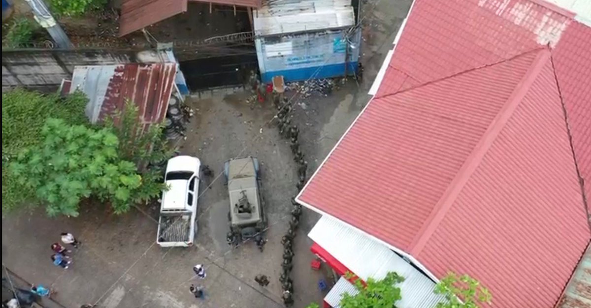 _SPGuatemala's tweet photo. 🚨 Requisa Interinstitucional #ControlYOrden
Hoy es el turno del Centro de Rehabilitación de Puerto Barrios. Inicia operativo DGSP + PNC + Ejército para extraer ilícitos y restablecer el orden total. https://t.co/geNeVxUbcL