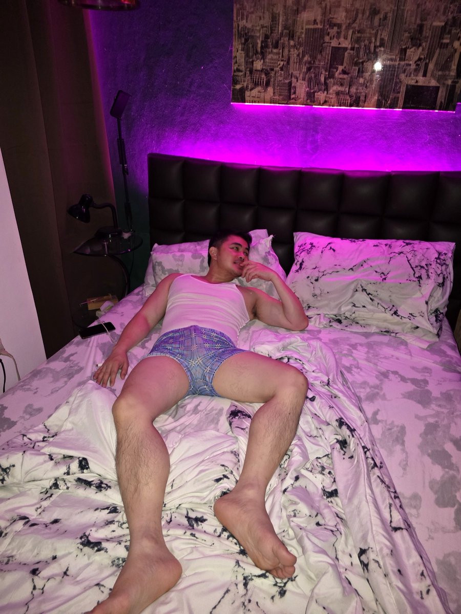 therealerwn tweet media