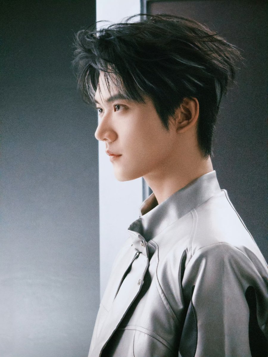 —— 🌌🚀👩🏻‍🚀 ——
『13.03.26』
嘉行新悦周柯宇工作室’s Weibo update

 “CCDภาพฟิล์ม” vibe เทคโนโลยี @โจวเคออวี่ (1/3)

📎 weibo.com/7910012892/527…

#周柯宇 #โจวเคออวี่ #Zhoukeyu #DanielZhou